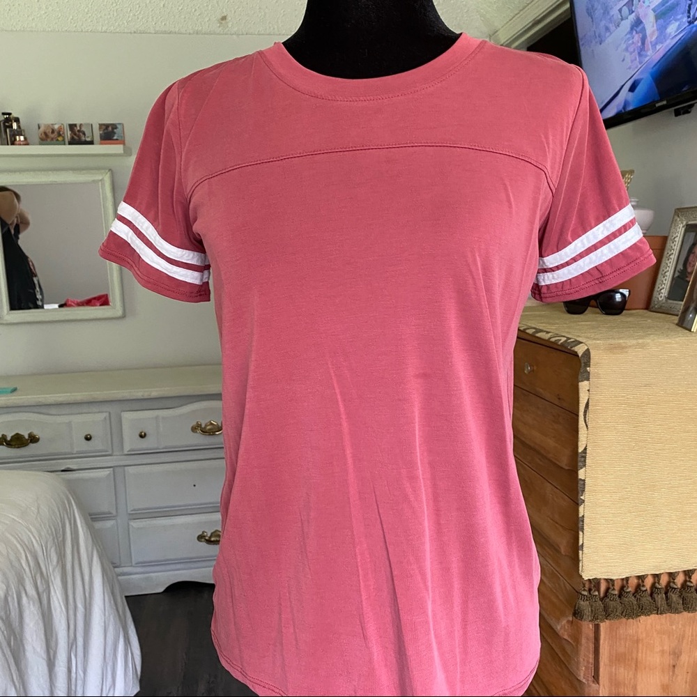 Burnt Red T-shirt by Pink Rose size small - Picture 4 of 10